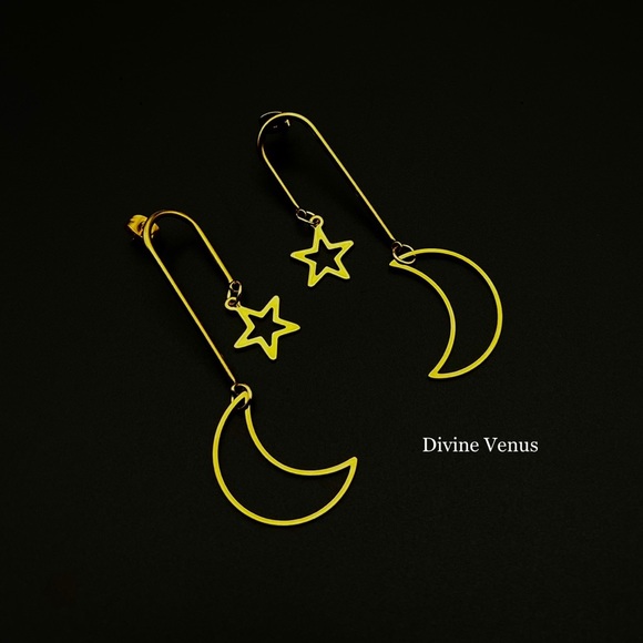 Moon Star Dangle Earrings 🌙⭐️ Gold Plated Stainless Steel | Handmade - Picture 4 of 5